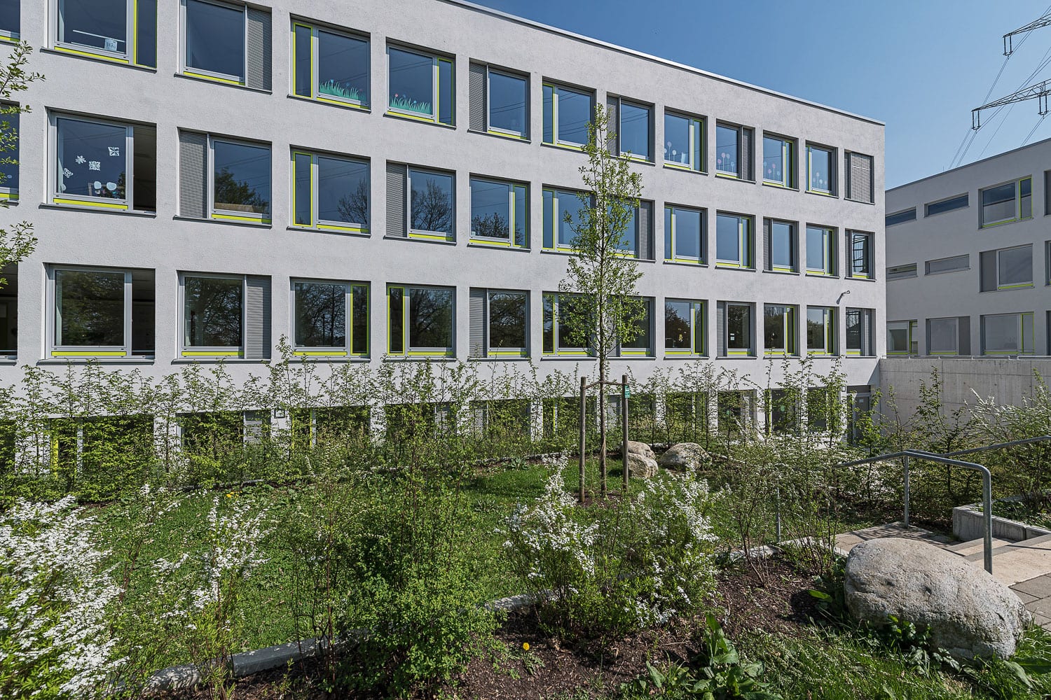 Eichenwaldschule, vierstöckige Fensterfront von glas seele modernisiert