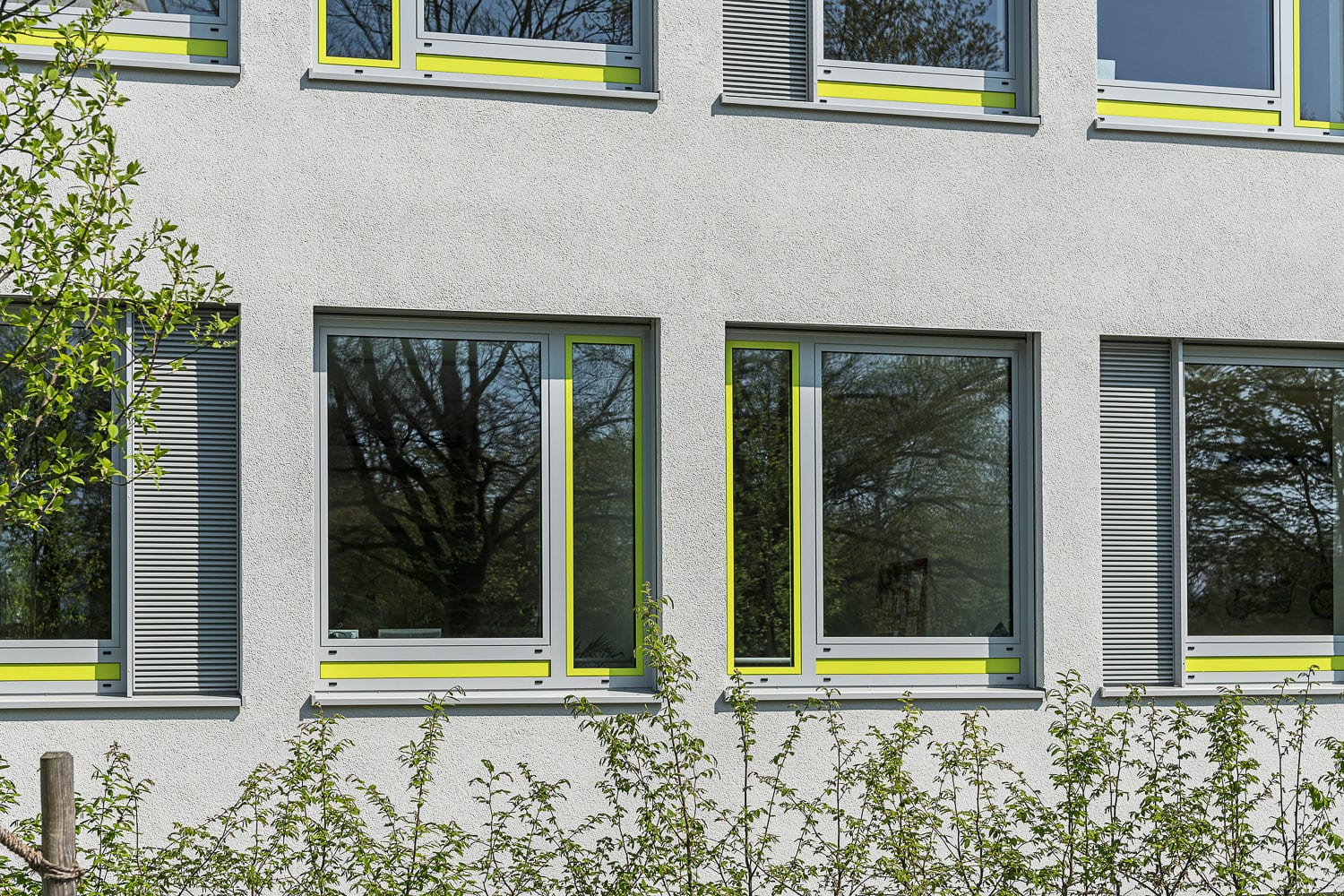 Eichenwaldschule, Sonnenschutzintegrierte Fenster